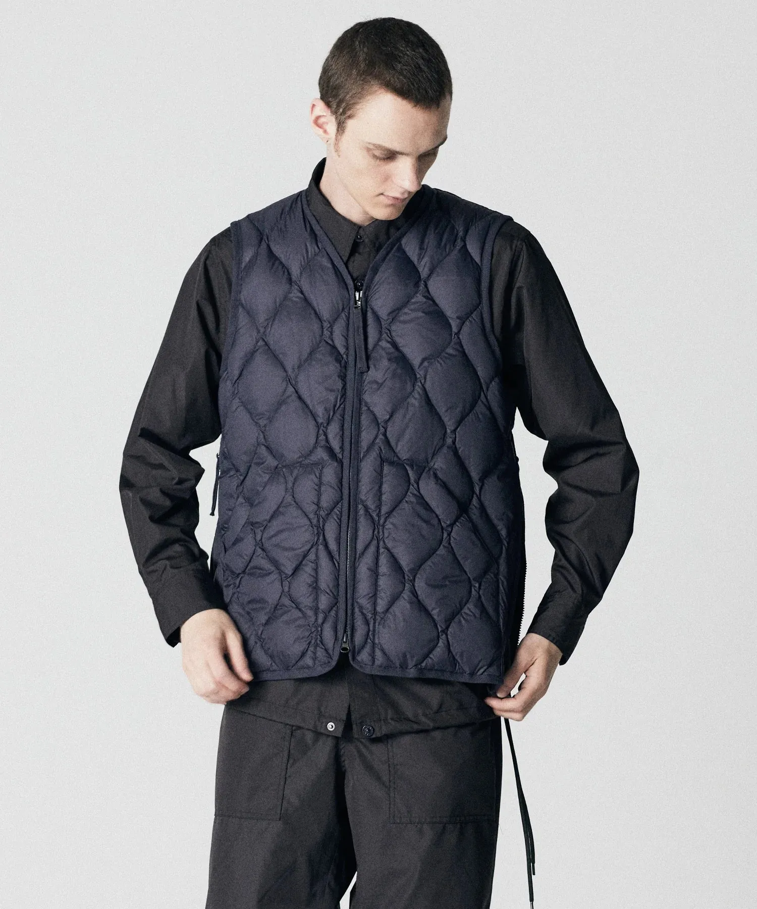 Military V-Neck W-Zip Down Vest (Soft Shell) in Dark Navy